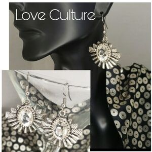 Love Culture geometric rhinestone dangling earring